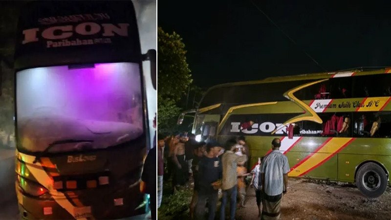 কক্সবাজার থেকে ঢাকাগামী বাসে আগুন, জানালার কাচ ভেঙে রক্ষা পেলেন ৩০ যাত্রী